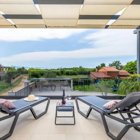 Pleasant Vasanni Canet-en-Roussillon
