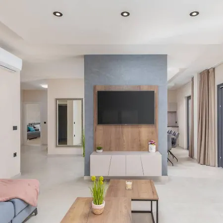 Pleasant Vasanni Apartment *